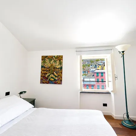 Lassu - Sulla Piazza Vista Mare Apartment